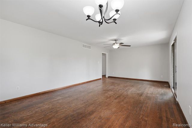 48053 Harris Road, Belleville, MI 48111
