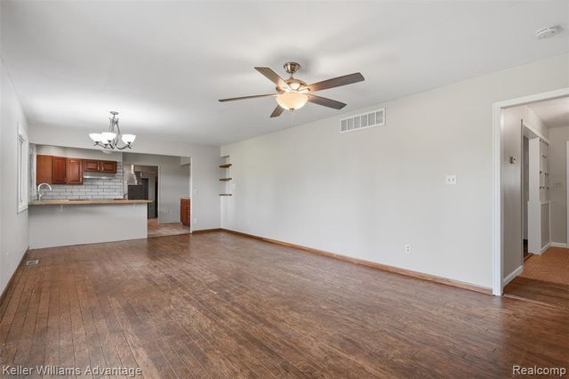 48053 Harris Road, Belleville, MI 48111