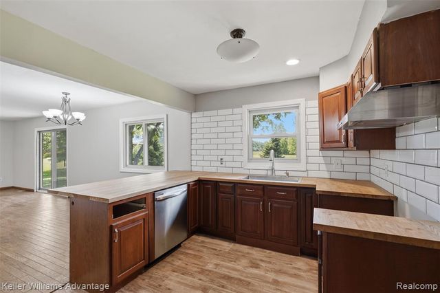 48053 Harris Road, Belleville, MI 48111