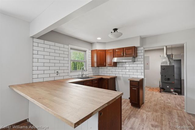 48053 Harris Road, Belleville, MI 48111