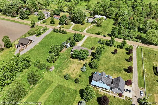 48053 Harris Road, Belleville, MI 48111