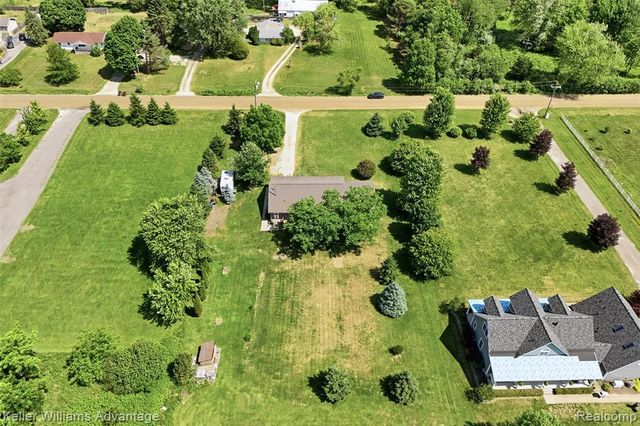 48053 Harris Road, Belleville, MI 48111