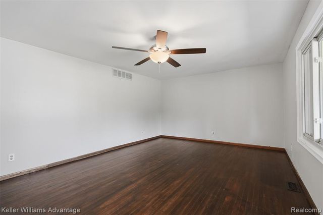 48053 Harris Road, Belleville, MI 48111