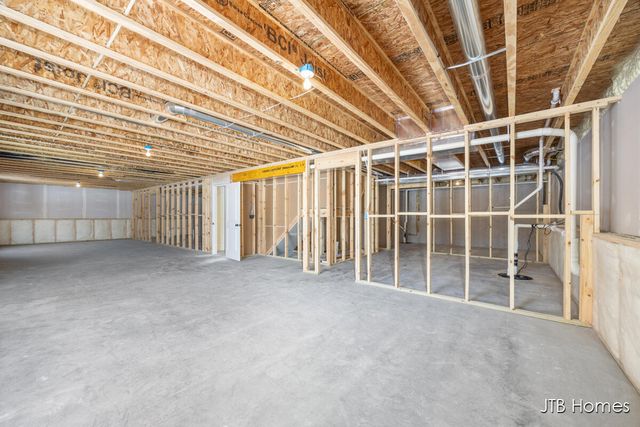 1040 N Washington Street SE, Lowell, MI 49331