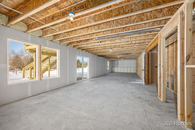 1040 N Washington Street SE, Lowell, MI 49331