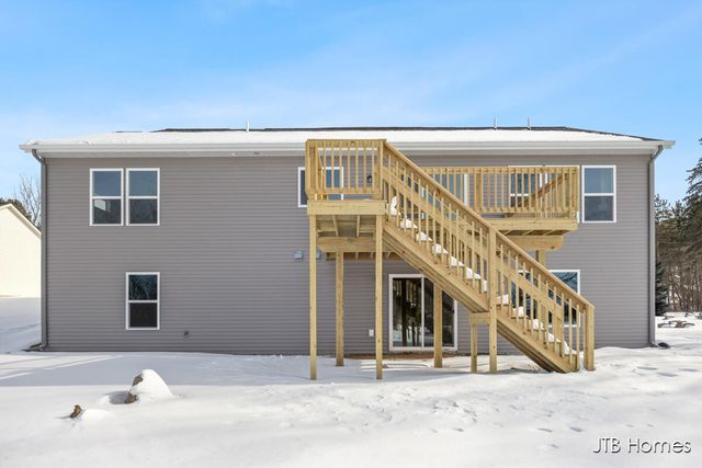 1040 N Washington Street SE, Lowell, MI 49331