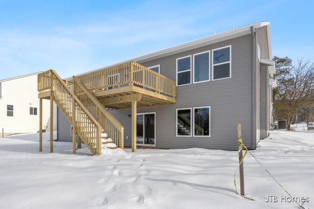 1040 N Washington Street SE, Lowell, MI 49331