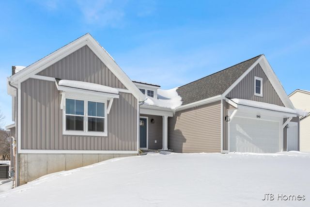 1040 N Washington Street SE, Lowell, MI 49331