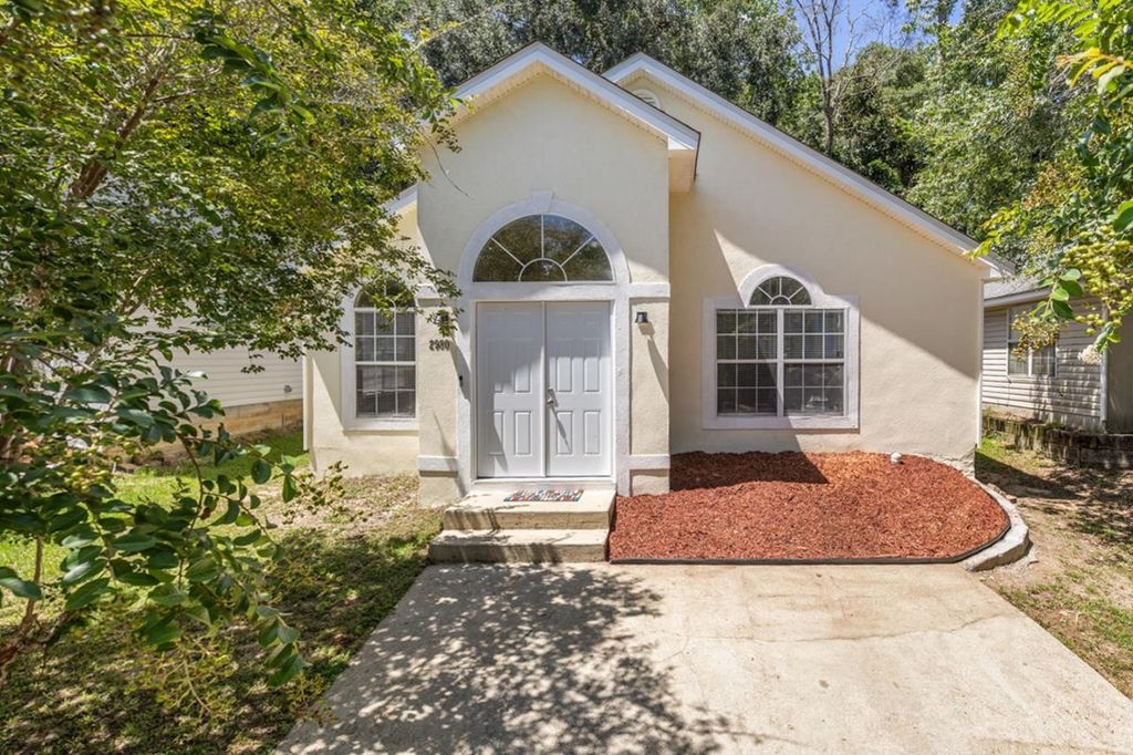 2980 Viking Way, Tallahassee, FL 32308