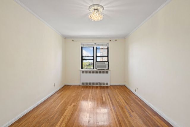 6787 Booth St Apt 5H, New York City, NY 11375