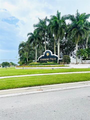 14215 NW 21st St, Pembroke Pines, FL 33028