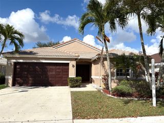 14215 NW 21st St, Pembroke Pines, FL 33028