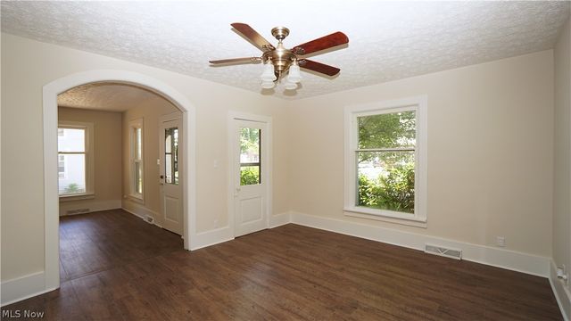81 W Marion Street, Doylestown, OH 44230