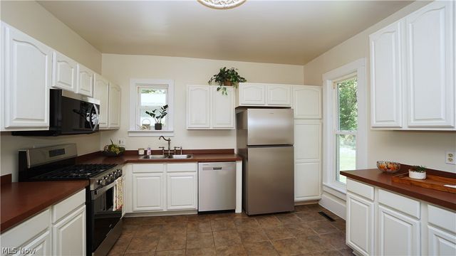 81 W Marion Street, Doylestown, OH 44230