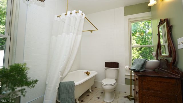 81 W Marion Street, Doylestown, OH 44230