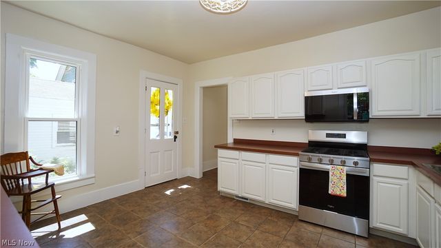 81 W Marion Street, Doylestown, OH 44230