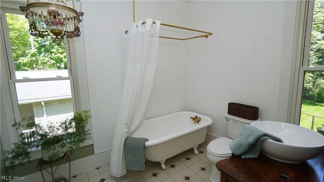 81 W Marion Street, Doylestown, OH 44230
