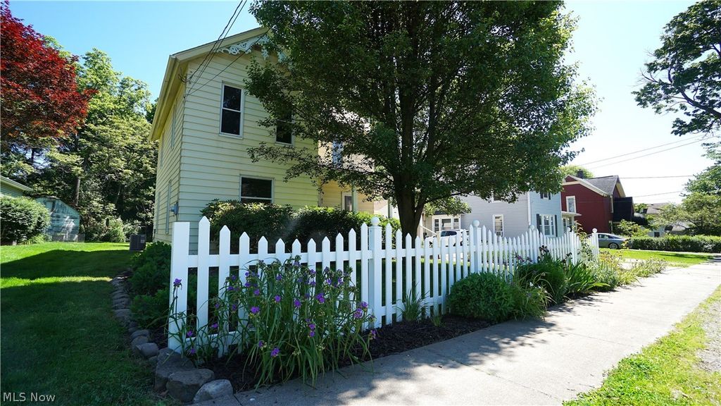81 W Marion Street, Doylestown, OH 44230