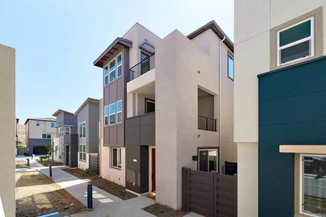 472 Gadget Road, San Marcos, CA 92078
