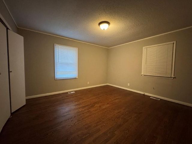 1113 N Swope Drive, Independence, MO 64056