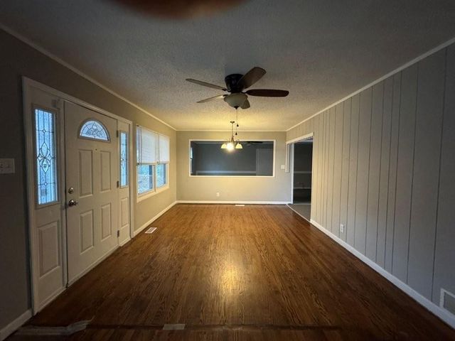 1113 N Swope Drive, Independence, MO 64056