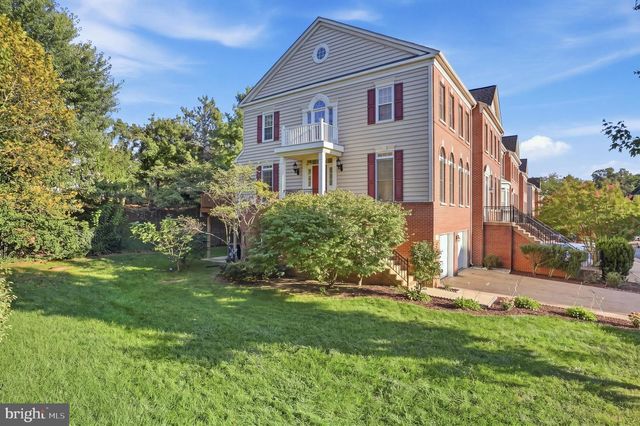 4530 FAIR VALLEY DR, Fairfax, VA 22033