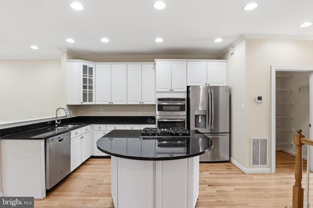 4530 FAIR VALLEY DR, Fairfax, VA 22033