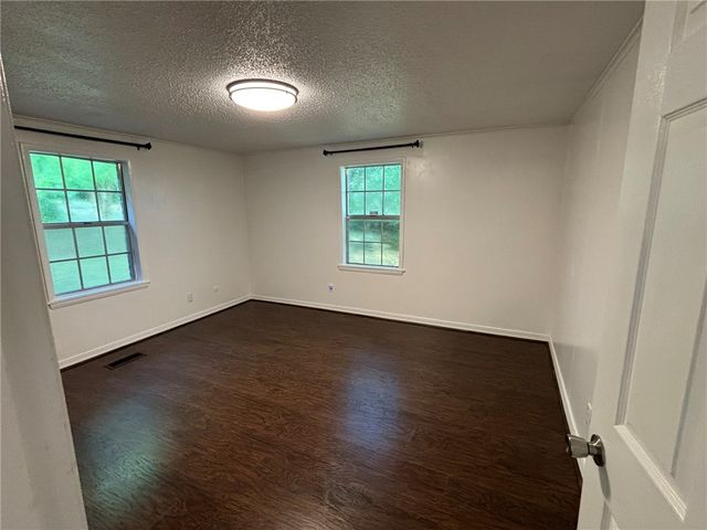 101 Campbell Road, Fayetteville, AR 72701