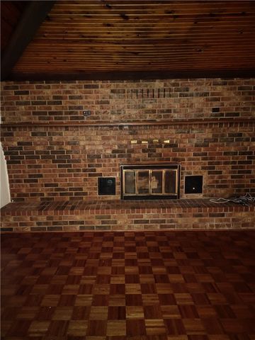 101 Campbell Road, Fayetteville, AR 72701