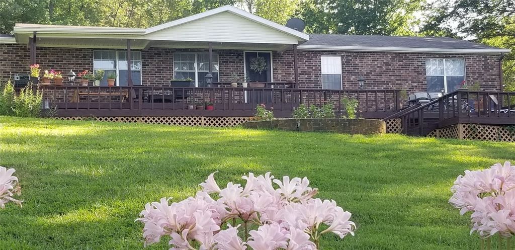 101 Campbell Road, Fayetteville, AR 72701