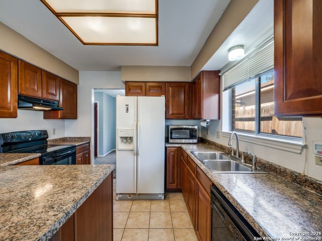 206 Meadowland, Universal City, TX 78148