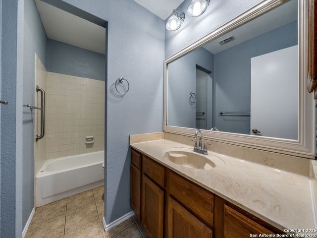 206 Meadowland, Universal City, TX 78148