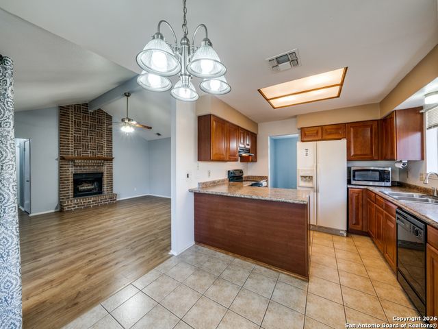 206 Meadowland, Universal City, TX 78148