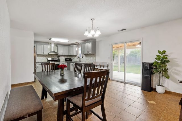 2295 Dandelion Avenue, Tulare, CA 93274