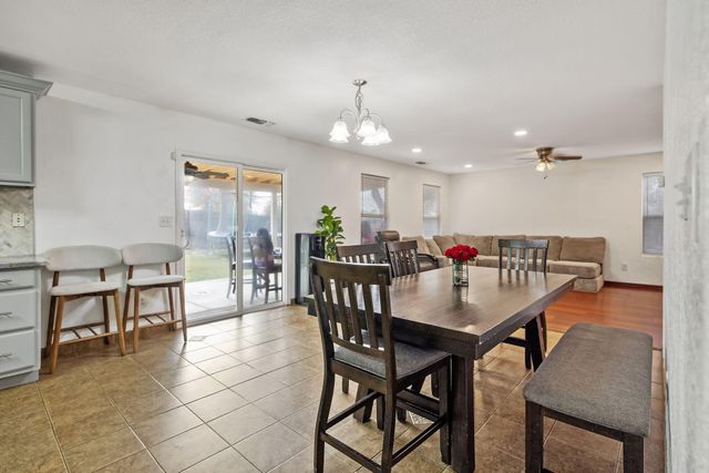 2295 Dandelion Avenue, Tulare, CA 93274