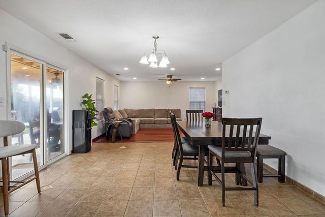 2295 Dandelion Avenue, Tulare, CA 93274