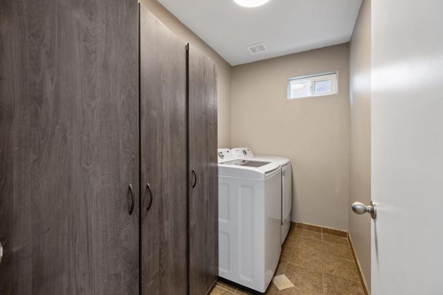 2295 Dandelion Avenue, Tulare, CA 93274