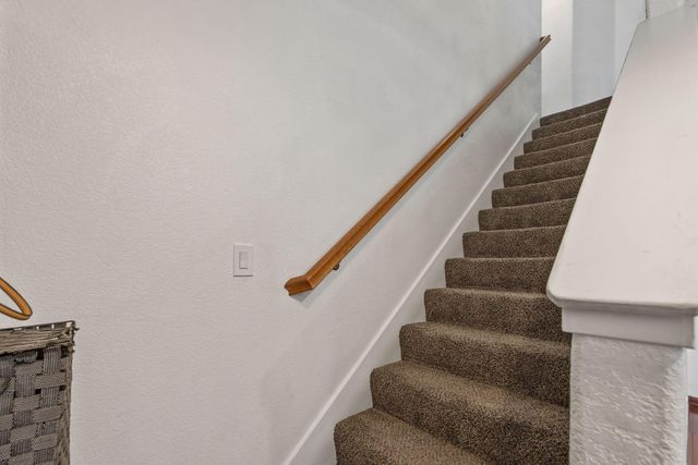 2295 Dandelion Avenue, Tulare, CA 93274