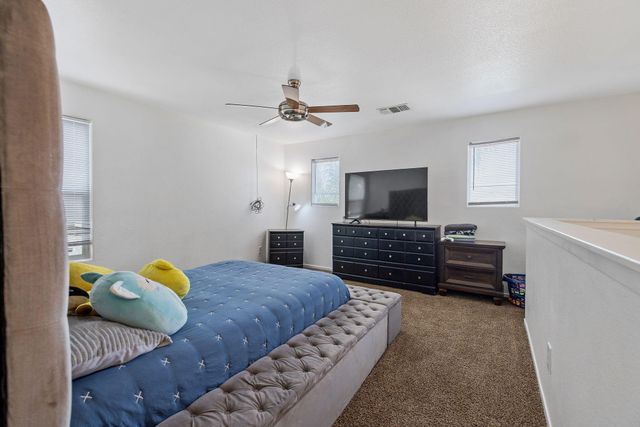 2295 Dandelion Avenue, Tulare, CA 93274