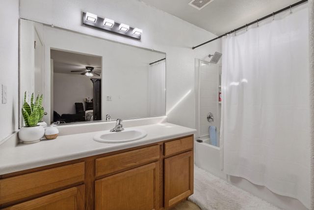 2295 Dandelion Avenue, Tulare, CA 93274