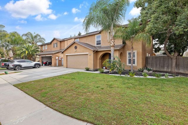 2295 Dandelion Avenue, Tulare, CA 93274