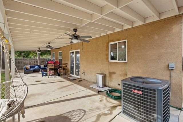 2295 Dandelion Avenue, Tulare, CA 93274