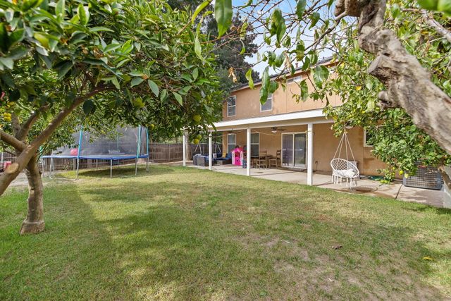 2295 Dandelion Avenue, Tulare, CA 93274