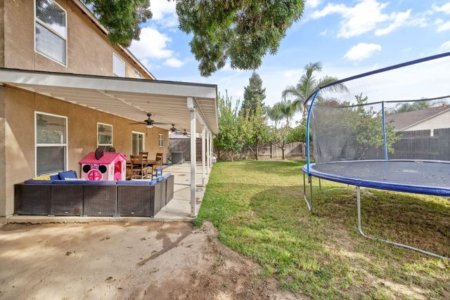 2295 Dandelion Avenue, Tulare, CA 93274