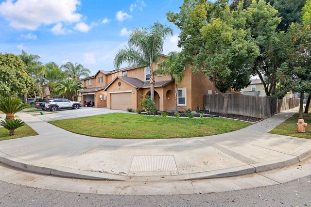 2295 Dandelion Avenue, Tulare, CA 93274