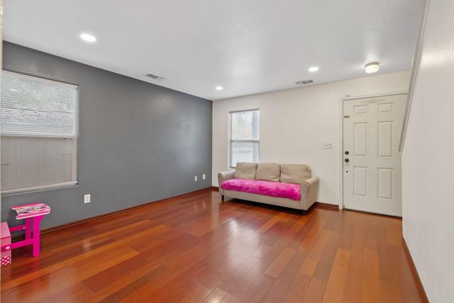 2295 Dandelion Avenue, Tulare, CA 93274