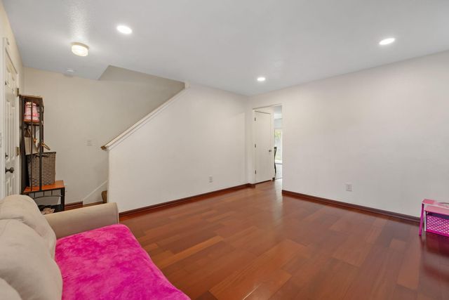 2295 Dandelion Avenue, Tulare, CA 93274