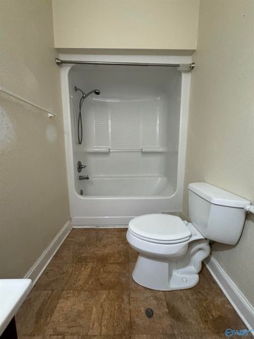 323 Woodall Lane, Scottsboro, AL 35768