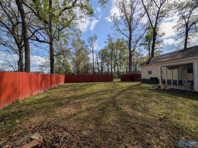 323 Woodall Lane, Scottsboro, AL 35768