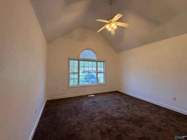 323 Woodall Lane, Scottsboro, AL 35768